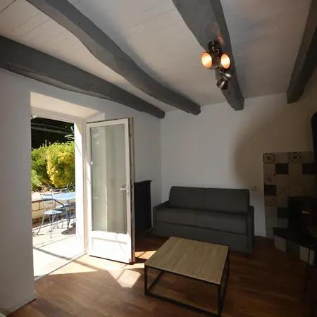 Maison Maliga J&g House Bed & Breakfast