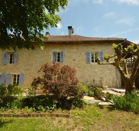 Maison Maliga J&g House Bed & Breakfast