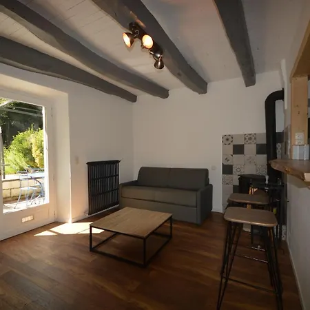 Maison Maliga J&g House Bed & Breakfast